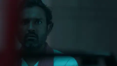 Still 1 of Aakhri Sach (Season 1) WEB-DL [Hindi DD5.1] 1080p 720p & 480p [x264/HEVC] HD | ALL Episodes [HotStar Series]