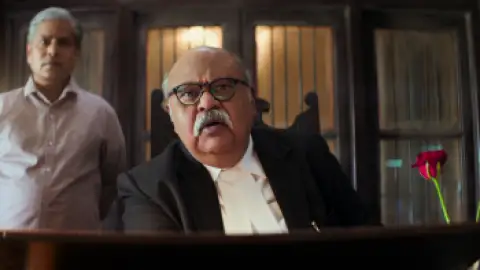 Still 7 of Jolly LLB 3 (2025) DS4K WEB-DL [Hindi DD5.1] 4K 1080p 720p & 480p [x264/10Bit-HEVC]