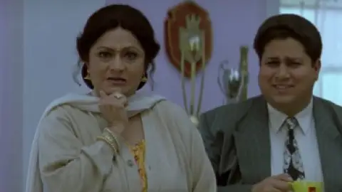 Still 2 of Main Hoon Na (2004) BluRay [Hindi DD5.1] 1080p 720p & 480p [x264/Esub]