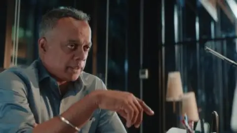 Still 3 of Dragon (2025) WEB-DL [Hindi (DD5.1) & Tamil] 4K 1080p 720p & 480p Dual Audio [x264/10Bit-HEVC]
