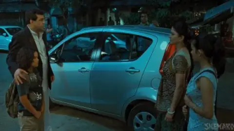 Still 4 of OMG: Oh My God! (2012) Hindi BluRay 1080p 720p & 480p x264 DD5.1