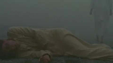 Still 7 of The Exorcism of Emily Rose (2005) UNRATED BluRay [Hindi (ORG 2.0) & English] 1080p 720p & 480p Dual Audio [x264/10Bit-HEVC]
