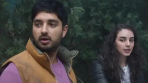 Still 3 of La Brea (Season 2) BluRay [Hindi (DD 2.0) & English] 1080p 720p & 480p x264 Dual Audio DD5.1