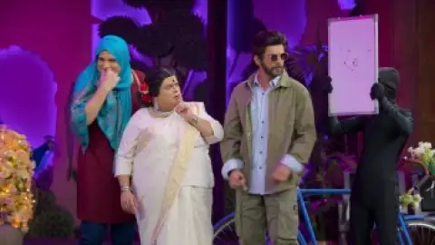 Still 5 of The Great Indian Kapil Show (Season 2) WEB-DL [Hindi DD5.1] 1080p 720p & 480p [x264/HEVC] HD | [NF Series] [EP-13 Added]