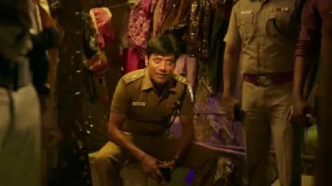 Still 6 of Veera Dheera Sooran: Part 2 (2025) WEB-DL [Hindi (DD5.1) & Tamil] 4K 1080p 720p & 480p Dual Audio [x264/10Bit-HEVC]