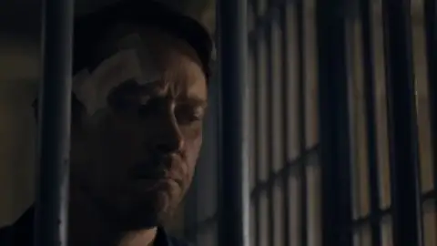 Still 4 of Joe Pickett (Season 1) BluRay [Hindi (DD2.0) & English] 1080p 720p & 480p Dual Audio [x264/ESubs]