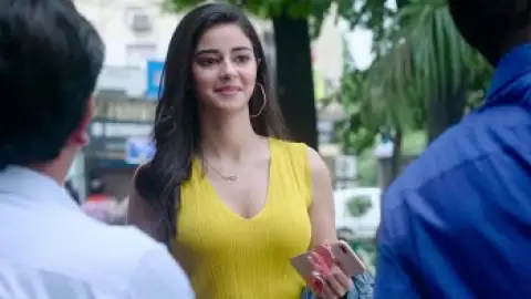 Still 2 of Pati Patni Aur Woh (2019) WEB-DL [Hindi DD5.1] 4K 1080p 720p & 480p [x264/HEVC]