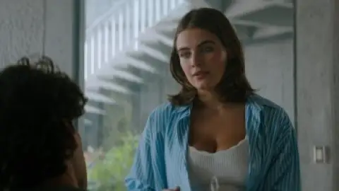 Still 6 of Off Campus (Season 1) WEB-DL [Hindi (DD5.1) & English] 4K 1080p 720p & 480p [x264/10Bit-HEVC] | [ALL Episodes] | PrimeVideo Series