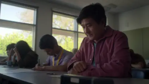 Still 2 of The Brothers Sun (Season 1) WEB-DL [Hindi (ORG 5.1) & English] 1080p 720p & 480p [x264/10Bit-HEVC] | [ALL Episodes] | NF Series