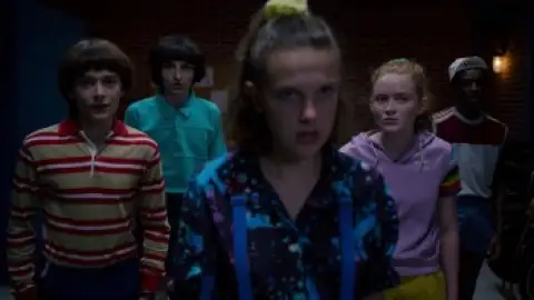 Still 6 of Stranger Things (Season 3) WEB-DL [Hindi DD5.1 & English] 1080p 720p 480p & 10Bit HEVC [ALL Episodes] | NF Series