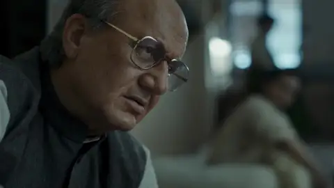 Still 5 of Emergency (2025) WEB-DL [Hindi DD5.1] 1080p 720p & 480p [x264/HEVC] | [Exclusive By ]