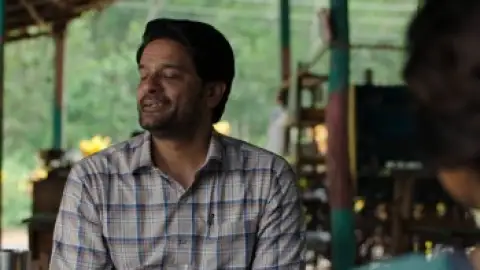 Still 7 of Three of Us (2023) WEB-DL [Hindi DD5.1] 1080p 720p & 480p [x264/ESubs]