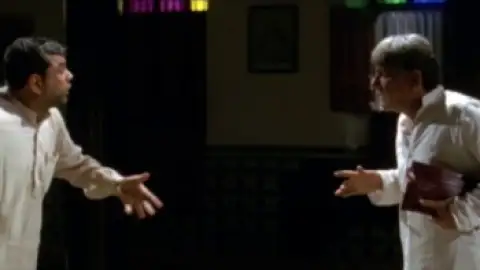 Still 3 of Malamaal Weekly (2006) WEB-DL [Hindi DD2.0] 1080p 720p & 480p [x264/HEVC]