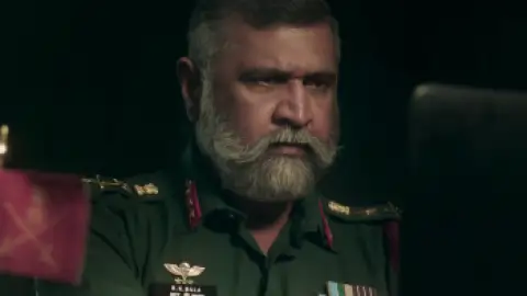 Still 7 of Captain (2022) [HQ Hindi-Dub] Proper WEB-DL 1080p 720p & 480p [HEVC/x264] HD