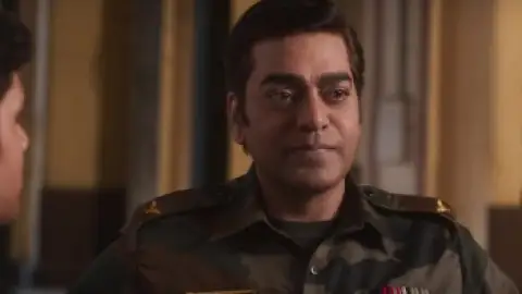 Still 4 of War 2 (2025) DS4K WEB-DL [Hindi DD5.1] 4K 1080p 720p & 480p [x264/HEVC]