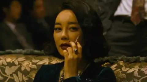 Still 4 of Nameless Gangster (2012) BluRay [Hindi (DD2.0) & Korean] 4K 1080p 720p & 480p Dual Audio [x264/10Bit-HEVC]