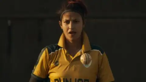 Still 8 of Mr. & Mrs. Mahi (2024) WEB-DL [Hindi DD5.1] 1080p 720p & 480p [x264/HEVC]
