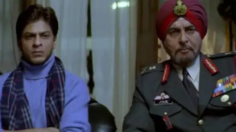 Still 5 of Main Hoon Na (2004) BluRay [Hindi DD5.1] 1080p 720p & 480p [x264/Esub]