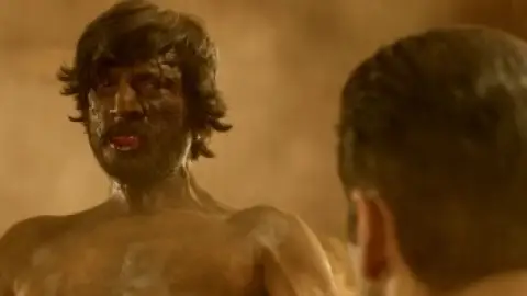 Still 6 of Dabangg 3 (2019) WEB-DL [Hindi DD5.1] 1080p 720p & 480p [x264/HEVC]