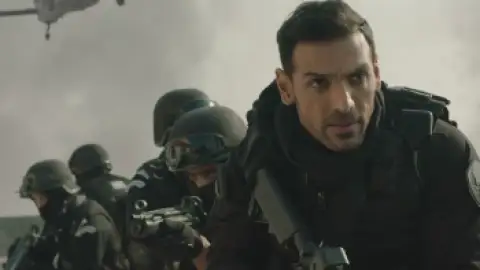 Still 6 of Attack: Part 1 (2022) WEB-DL [Hindi DD5.1] 1080p 720p & 480p [x264/ESubs] HD