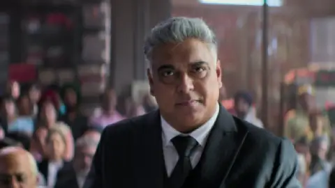 Still 6 of Jolly LLB 3 (2025) DS4K WEB-DL [Hindi DD5.1] 4K 1080p 720p & 480p [x264/10Bit-HEVC]