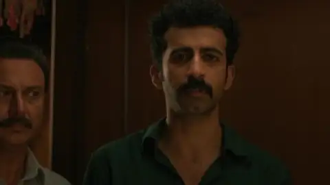 Still 8 of Uyir (2026) DS4K WEB-DL [Hindi (DD5.1) & Malayalam] 4K 1080p 720p & 480p Dual Audio [x264/10Bit-HEVC]