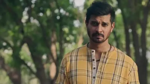 Still 5 of Saale Aashiq (2025) HDTV Hindi (ORG 5.1) 1080p 720p & 480p [x264/HEVC] | [No-Ads]