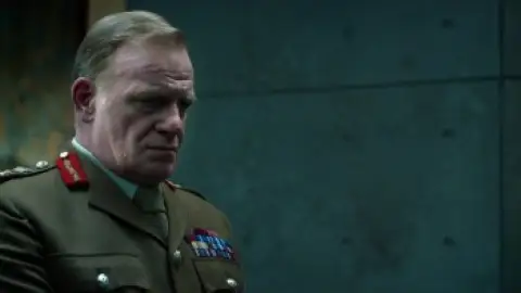 Still 4 of Hostage (Season 1) WEB-DL [Hindi (DD5.1) & English] 4K 1080p 720p & 480p [x264/10Bit-HEVC] | [ALL Episodes] | NF Series