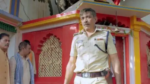 Still 6 of Jai Gangaajal (2016) WEB-DL [Hindi DD5.1] 1080p 720p & 480p [x264/HEVC]