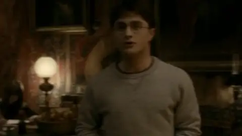 Still 4 of Harry Potter and the Half-Blood Prince (2009) BluRay [Hindi (ORG 5.1) & English] 1080p 720p & 480p [x264/10Bit-HEVC]