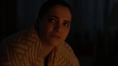 Still 6 of The Eternaut (Season 1) WEB-DL [Hindi (DD5. 1) & English] 1080p 720p & 480p [x264/10Bit-HEVC] | NF Series