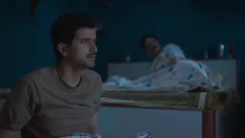 Still 1 of Gullak (Season 5) DS4K WEB-DL [Hindi DD5.1] 4K 1080p 720p & 480p [x264/HEVC] HD | [SonyLiv Series] [EP-07 Added]