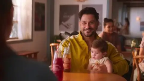 Still 6 of Single Papa (Season 1) WEB-DL [Hindi DD5.1] 4K 1080p 720p & 480p [x264/HEVC] HD | ALL Episodes [NF Series]
