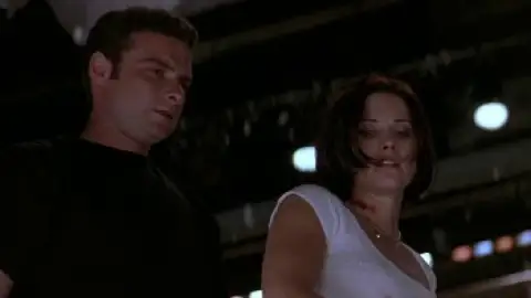 Still 6 of Scream 2 (1997) BluRay [Hindi (DD2.0) & English] 1080p 720p & 480p Dual Audio [x264/10Bit-HEVC]