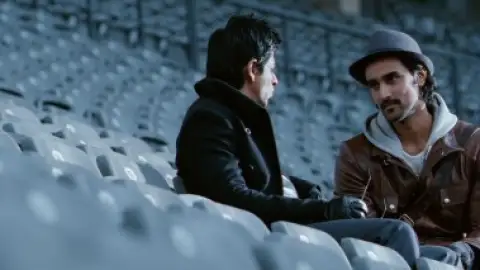 Still 1 of Don 2 (2011) Hindi BluRay 1080p 720p & 480p x264 DD5.1