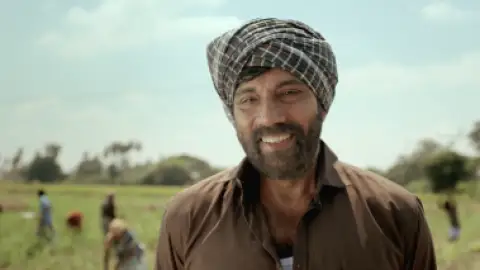 Still 1 of Kanaa (2018) Proper UNCUT WEB-DL Dual Audio [Hindi (ORG 2.0) & Tamil] 1080p 720p 480p [x264/HEVC] HD