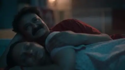 Still 7 of Gullak (Season 5) DS4K WEB-DL [Hindi DD5.1] 4K 1080p 720p & 480p [x264/HEVC] HD | [SonyLiv Series] [EP-07 Added]
