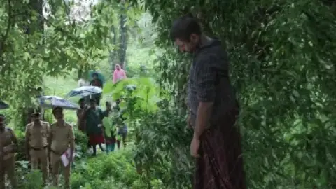 Still 5 of Rekhachithram (2025) DS4K WEB-DL [Hindi (ORG 5.1) & Malayalam] 4K 1080p 720p & 480p Dual Audio [x264/10Bit-HEVC]