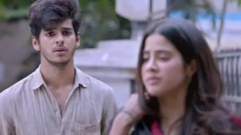 Still 7 of Dhadak (2018) BluRay [Hindi DD5.1] 1080p 720p & 480p [x264/HEVC]
