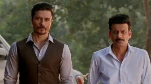 Still 5 of Baaghi 2 (2018) WEB-DL [Hindi DD5.1] 1080p 720p & 480p [x264/HEVC]