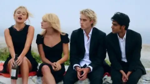 Still 5 of We Were Liars (Season 1) WEB-DL [Hindi (DD5.1) & English] 4K 1080p 720p & 480p x264 | AMZN Series