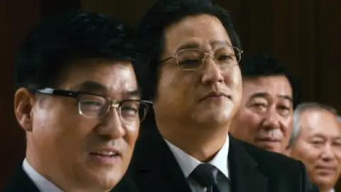 Still 8 of Nameless Gangster (2012) BluRay [Hindi (DD2.0) & Korean] 4K 1080p 720p & 480p Dual Audio [x264/10Bit-HEVC]