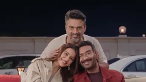 Still 4 of De De Pyaar De 2 (2025) WEB-DL [Hindi DD5.1] 4K 1080p 720p & 480p [x264/HEVC]