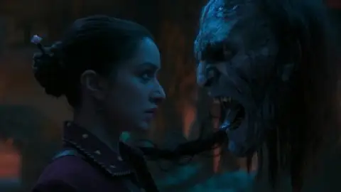 Still 7 of Stree 2: Sarkate Ka Aatank (2024) DS4K WEB-DL [Hindi DD5.1] 4K 1080p 720p & 480p [x264/10Bit-HEVC]