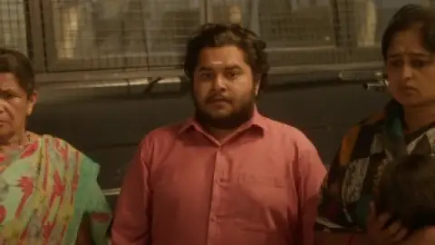 Still 8 of Bank of Bhagyalakshmi (2025) WEB-DL [Hindi (DD2.0) & Kannada] 1080p 720p & 480p Dual Audio [x264/10Bit-HEVC]