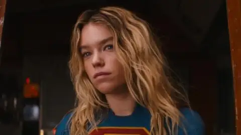 Still 1 of Supergirl (2026) DS4K WEB-DL [Hindi (DD5.1) & English] 4K 1080p 720p & 480p Dual Audio [x264/10Bit-HEVC]