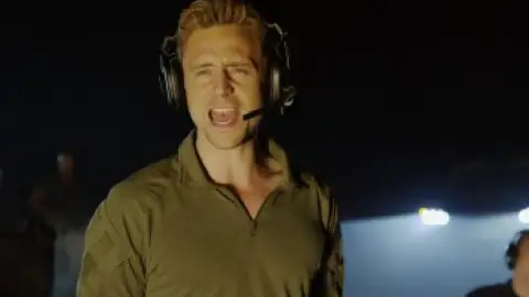 Still 8 of The Night Manager (Season 1) BluRay [Hindi (DD5.1) & English] 1080p 720p & 480p [x264/10Bit-HEVC] | [ALL Episodes] | BBC One Series