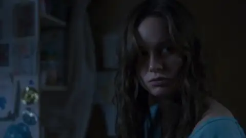 Still 4 of Room (2015) BluRay [Hindi (ORG 2.0) & English] 4K 1080p 720p & 480p Dual Audio [x264/10Bit-HEVC]