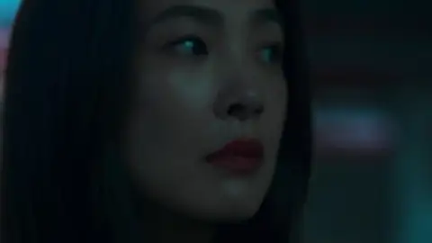 Still 6 of Agent from Above (Season 1) WEB-DL [Hindi (DD5.1) & English] 4K 1080p 720p & 480p Dual Audio [x264/ESubs] | NF Series