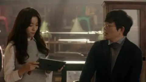 Still 7 of The Beauty Inside (2015) BluRay [Hindi (ORG 2.0) & Korean] 1080p 720p & 480p Dual Audio [x264/10Bit-HEVC]